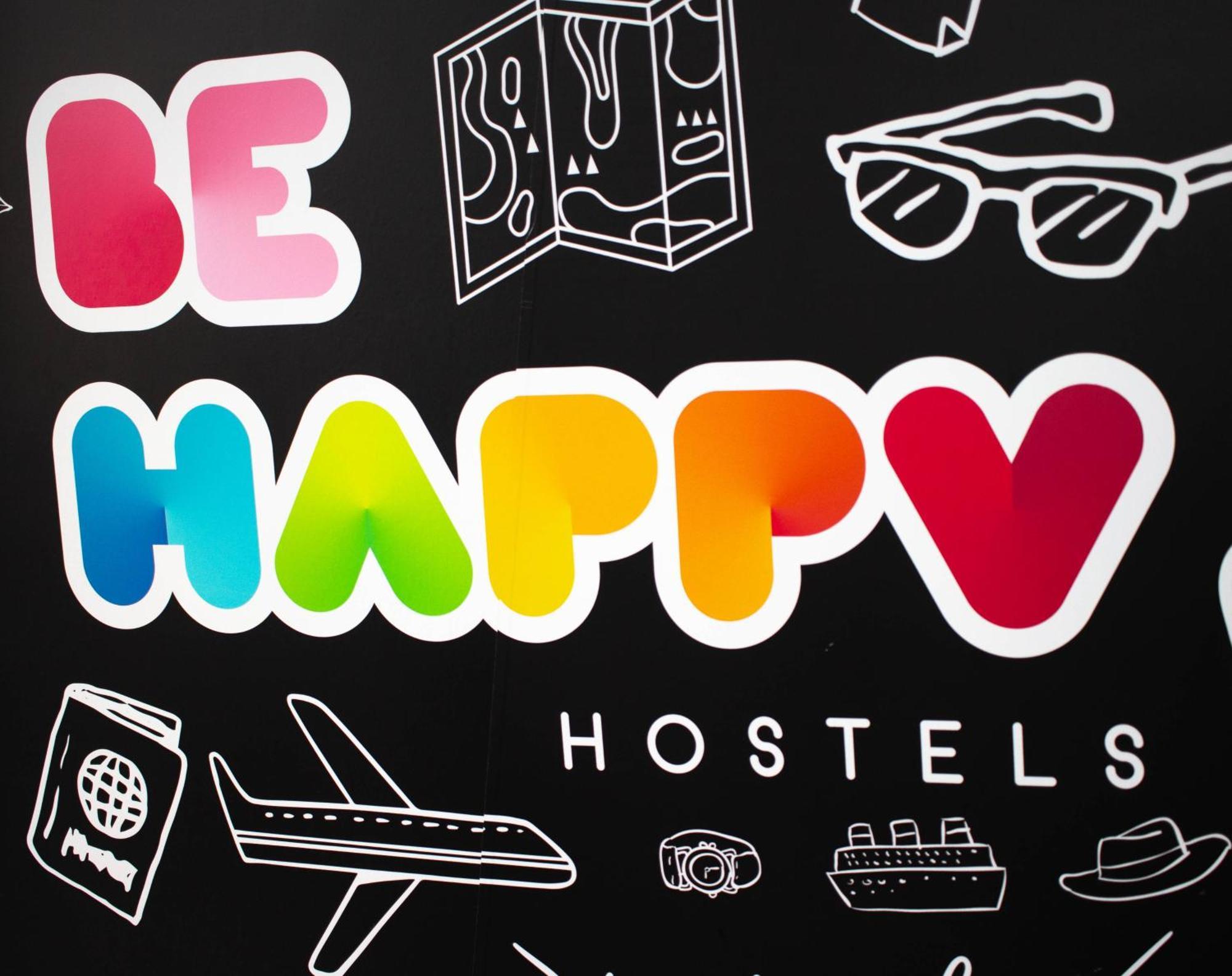 Be Happy Hostel Nerja Esterno foto
