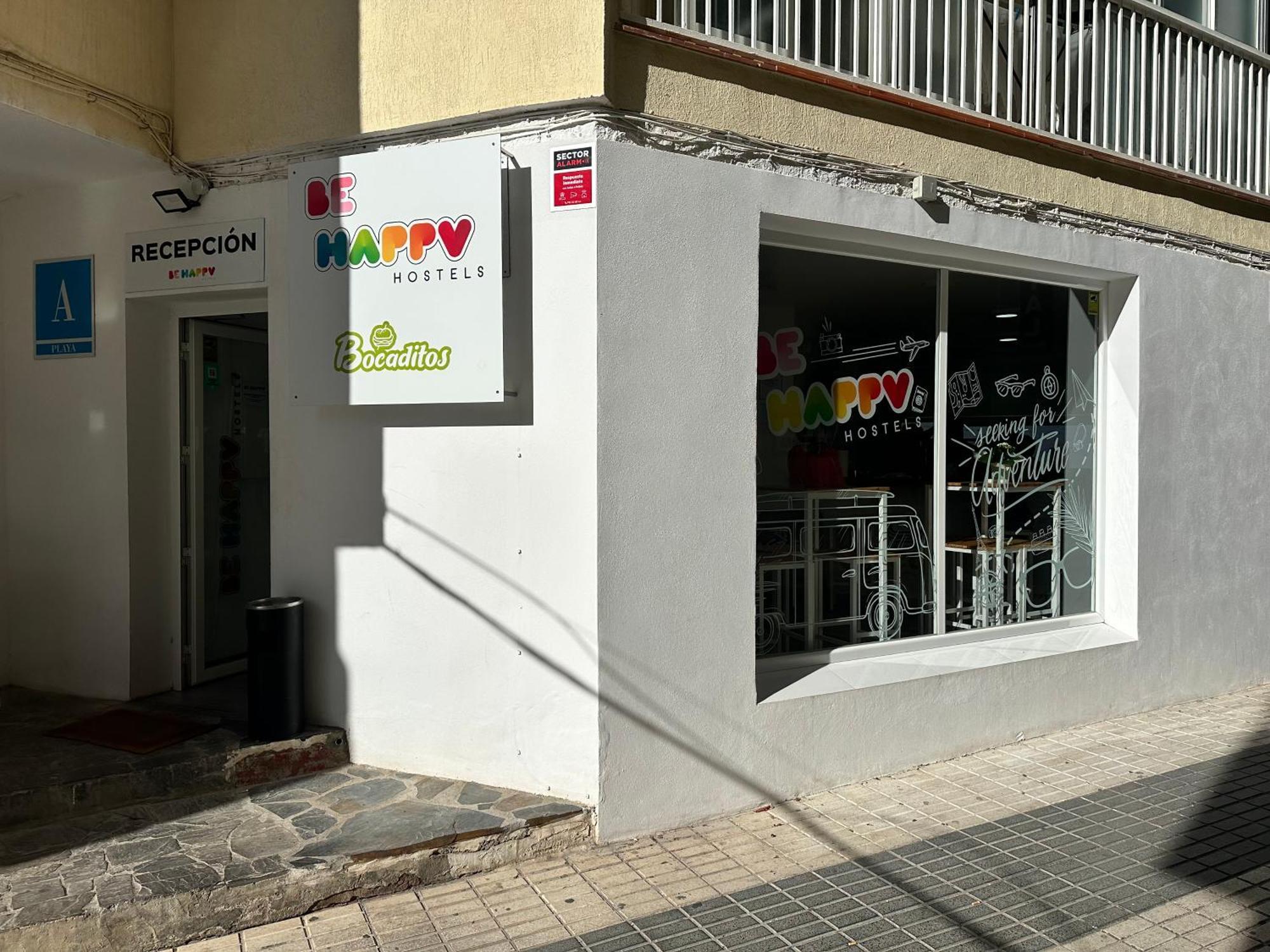 Be Happy Hostel Nerja Esterno foto